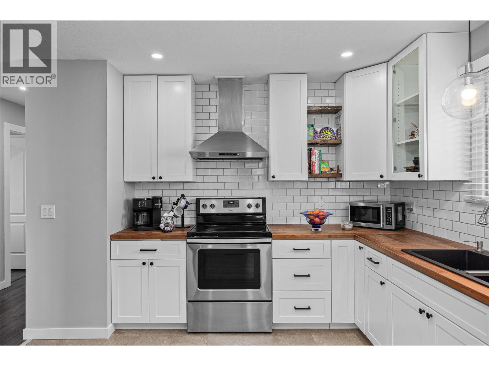 949 Grenfell Court, Kelowna