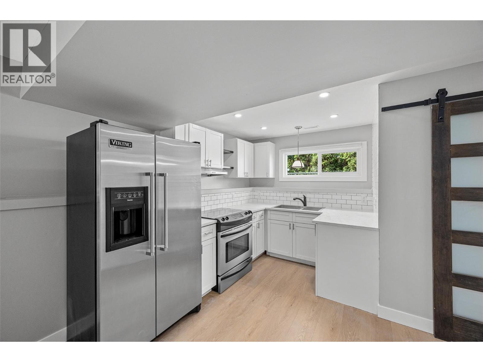 949 Grenfell Court, Kelowna