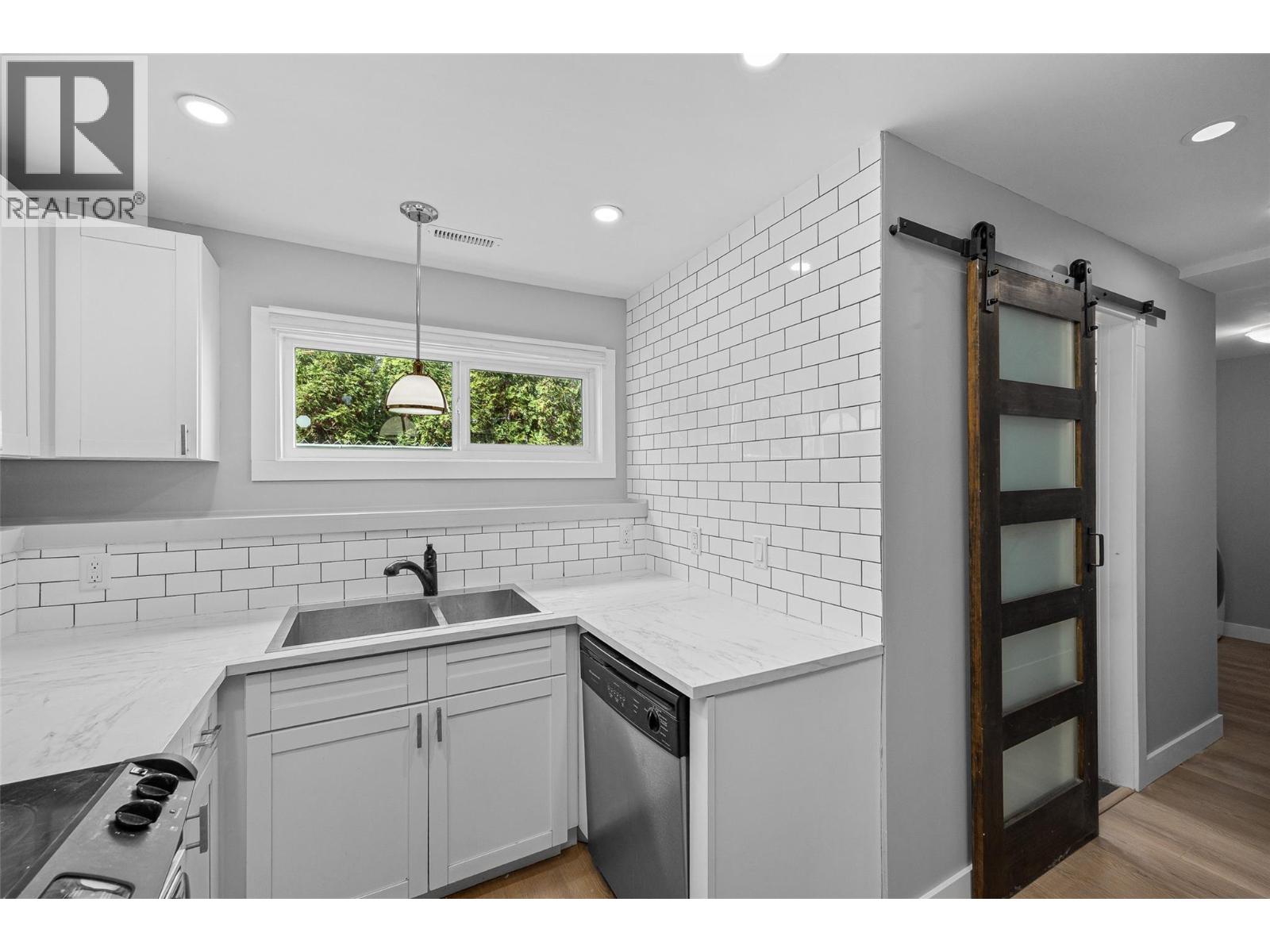 949 Grenfell Court, Kelowna