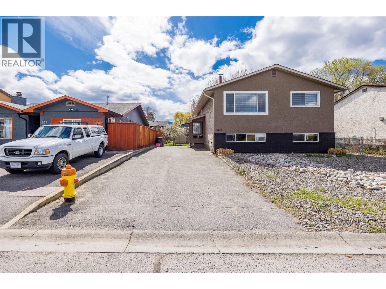 949 Grenfell Court, Kelowna