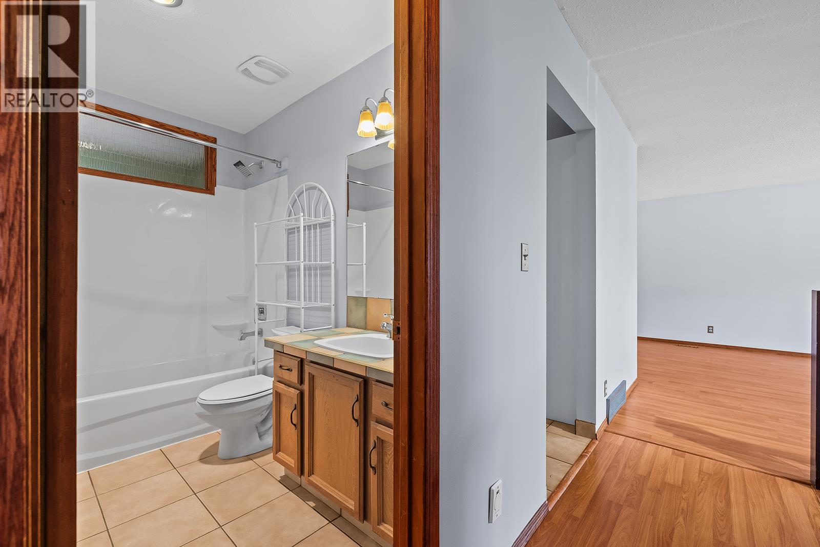  2949 Sandstone Crescent, West Kelowna