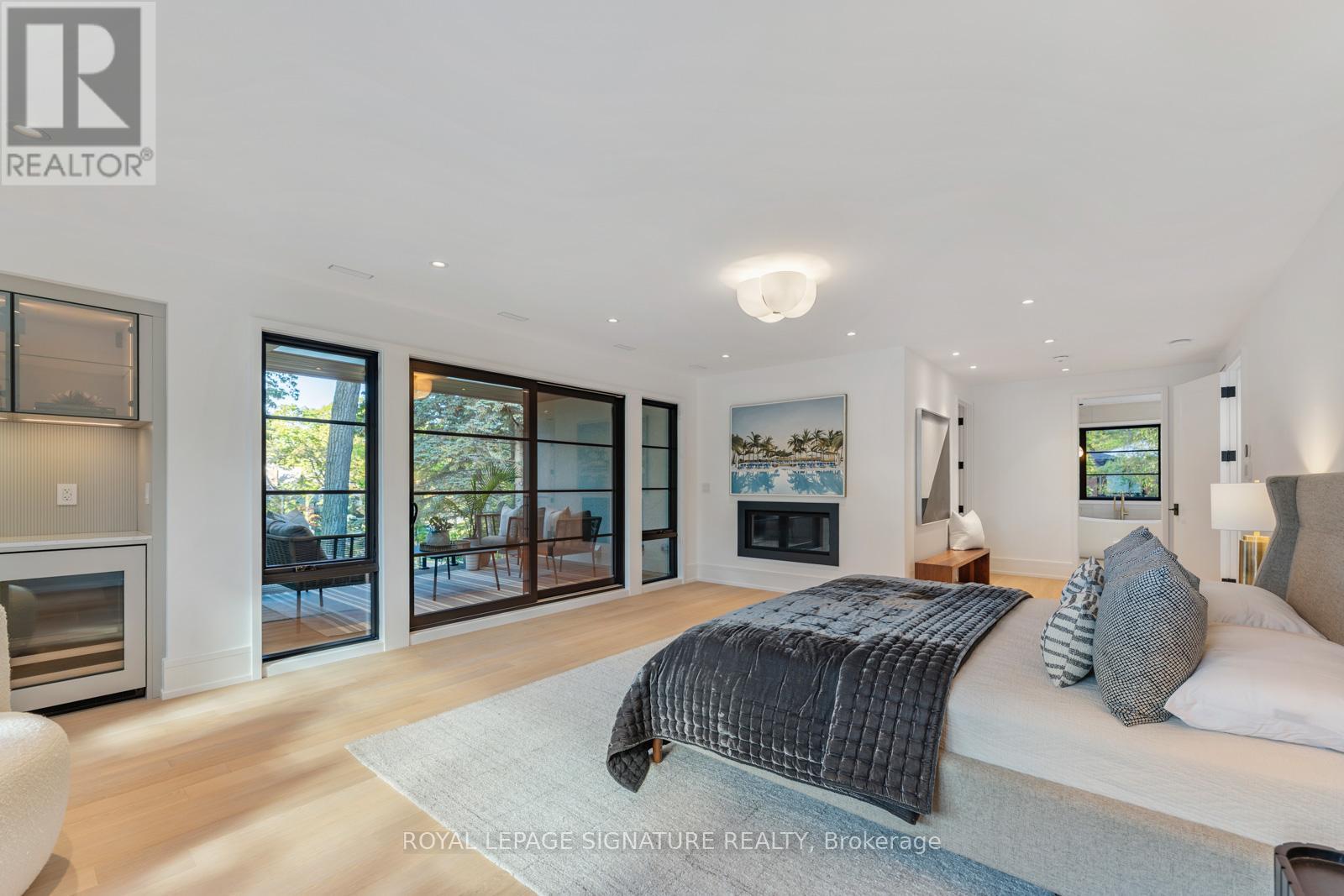 8 CROWN PARK ROAD — photo 31