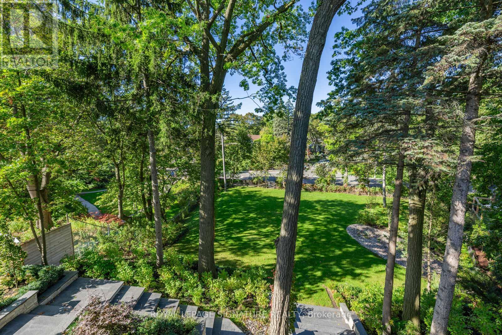 8 CROWN PARK ROAD — photo 33