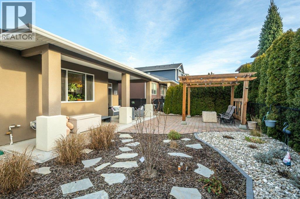  367 CHARDONNAY Avenue, Oliver