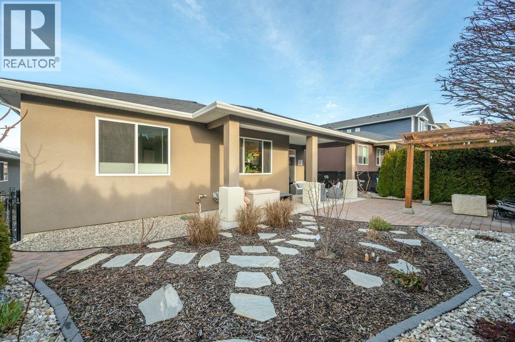  367 CHARDONNAY Avenue, Oliver