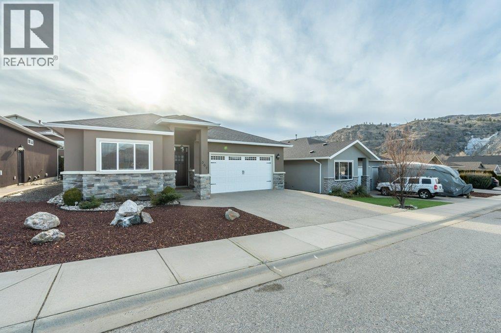  367 CHARDONNAY Avenue, Oliver