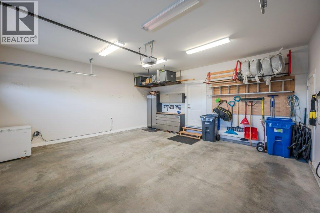  367 CHARDONNAY Avenue, Oliver