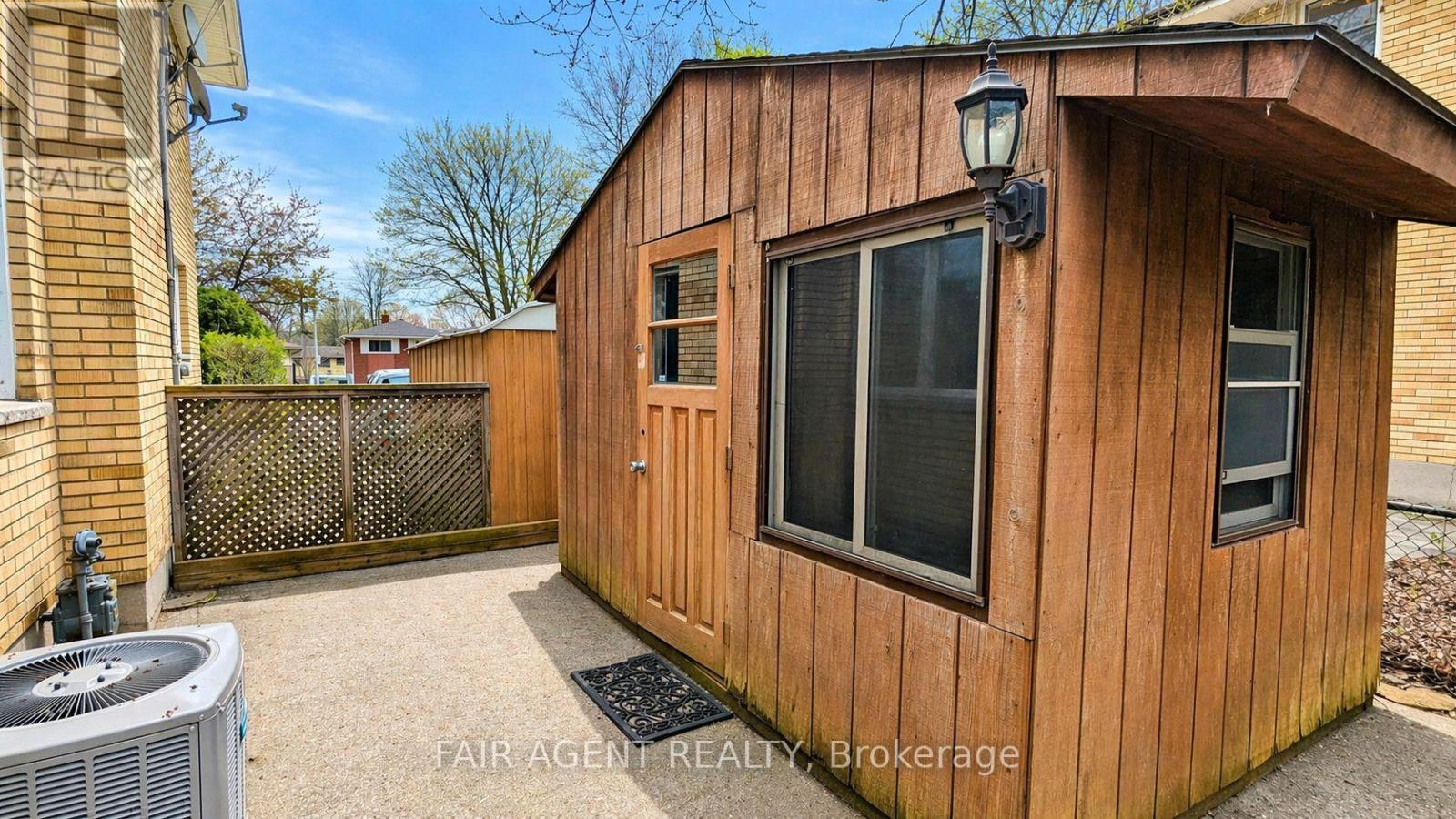 1502 BECKWORTH AVENUE — photo 3