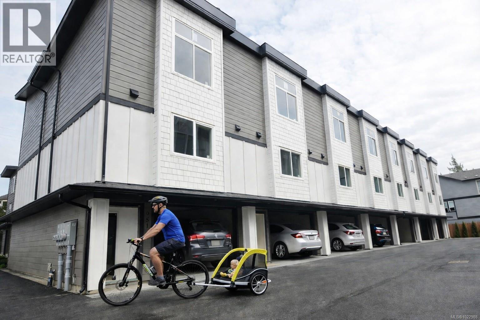  962 Snapdragon Court, Langford