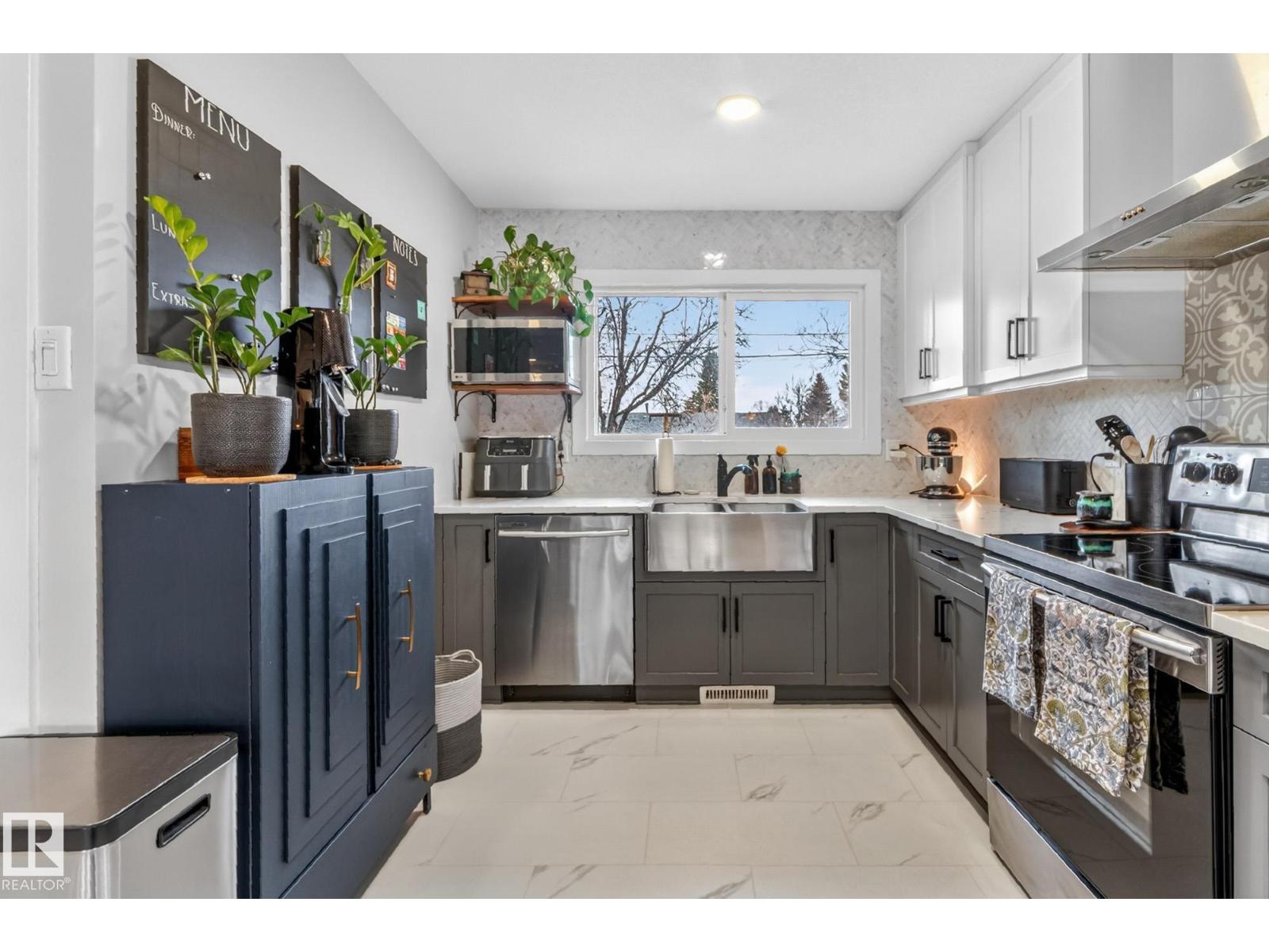 7408 92 AV NW, Edmonton