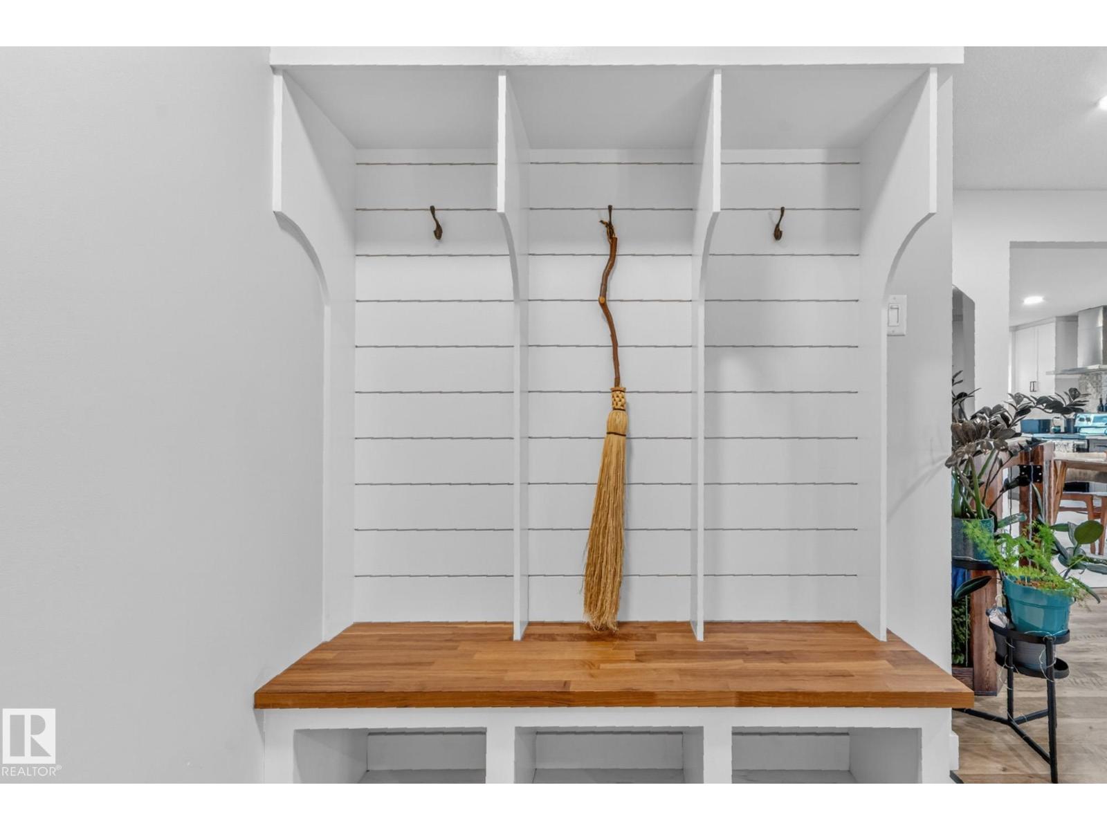 7408 92 AV NW, Edmonton