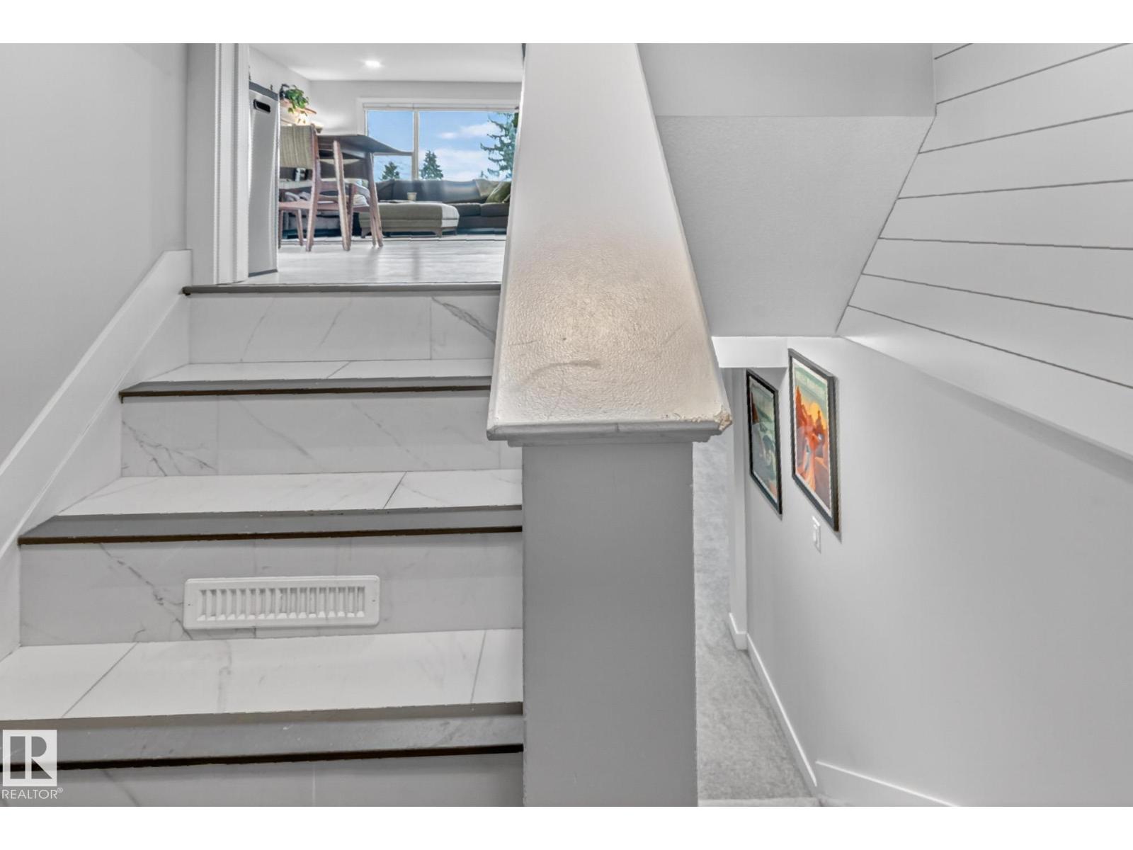 7408 92 AV NW, Edmonton