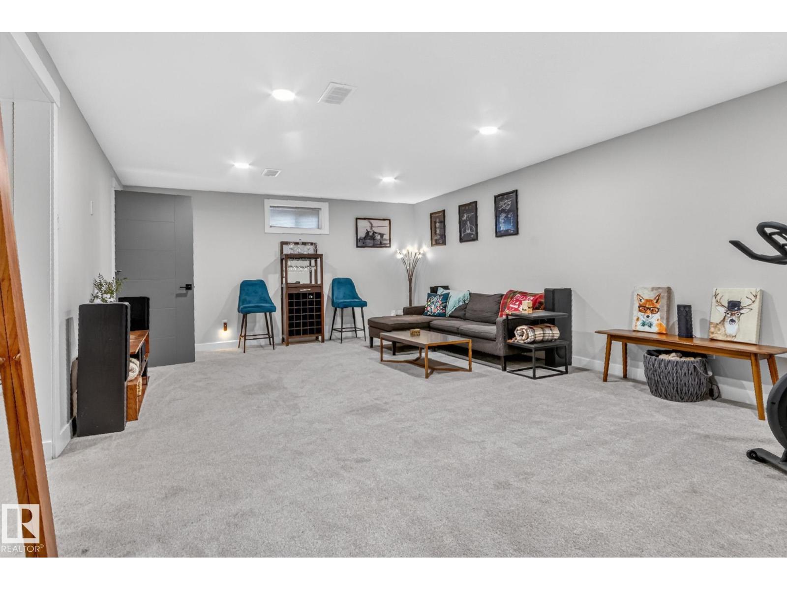 7408 92 AV NW, Edmonton