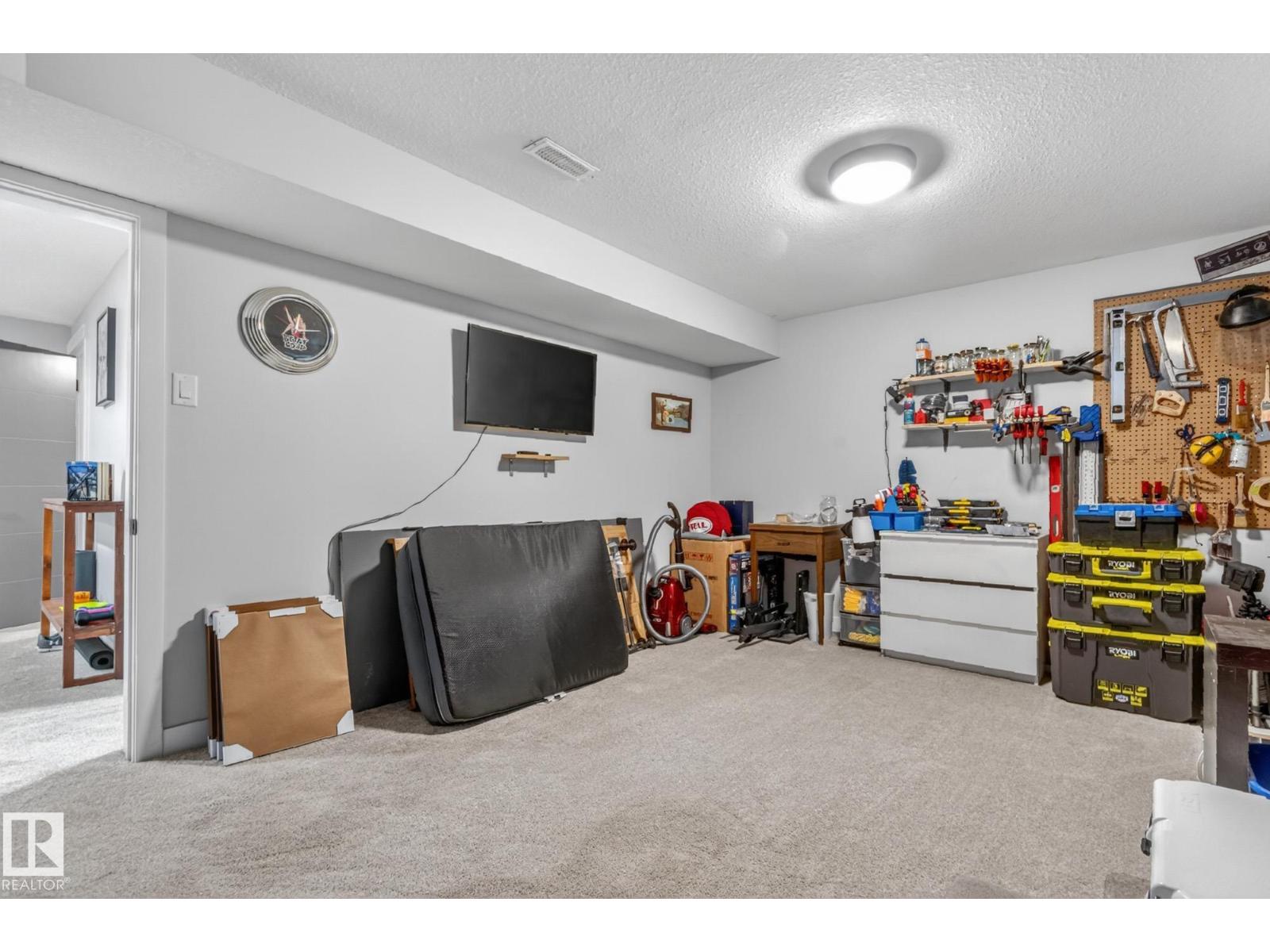 7408 92 AV NW, Edmonton