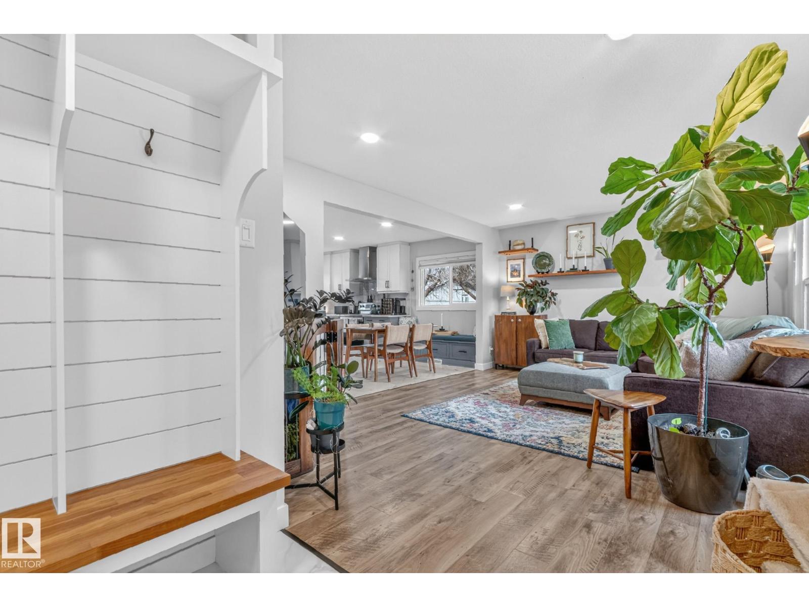 7408 92 AV NW, Edmonton