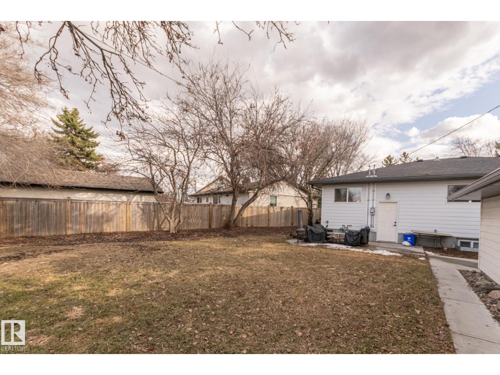 7408 92 AV NW, Edmonton