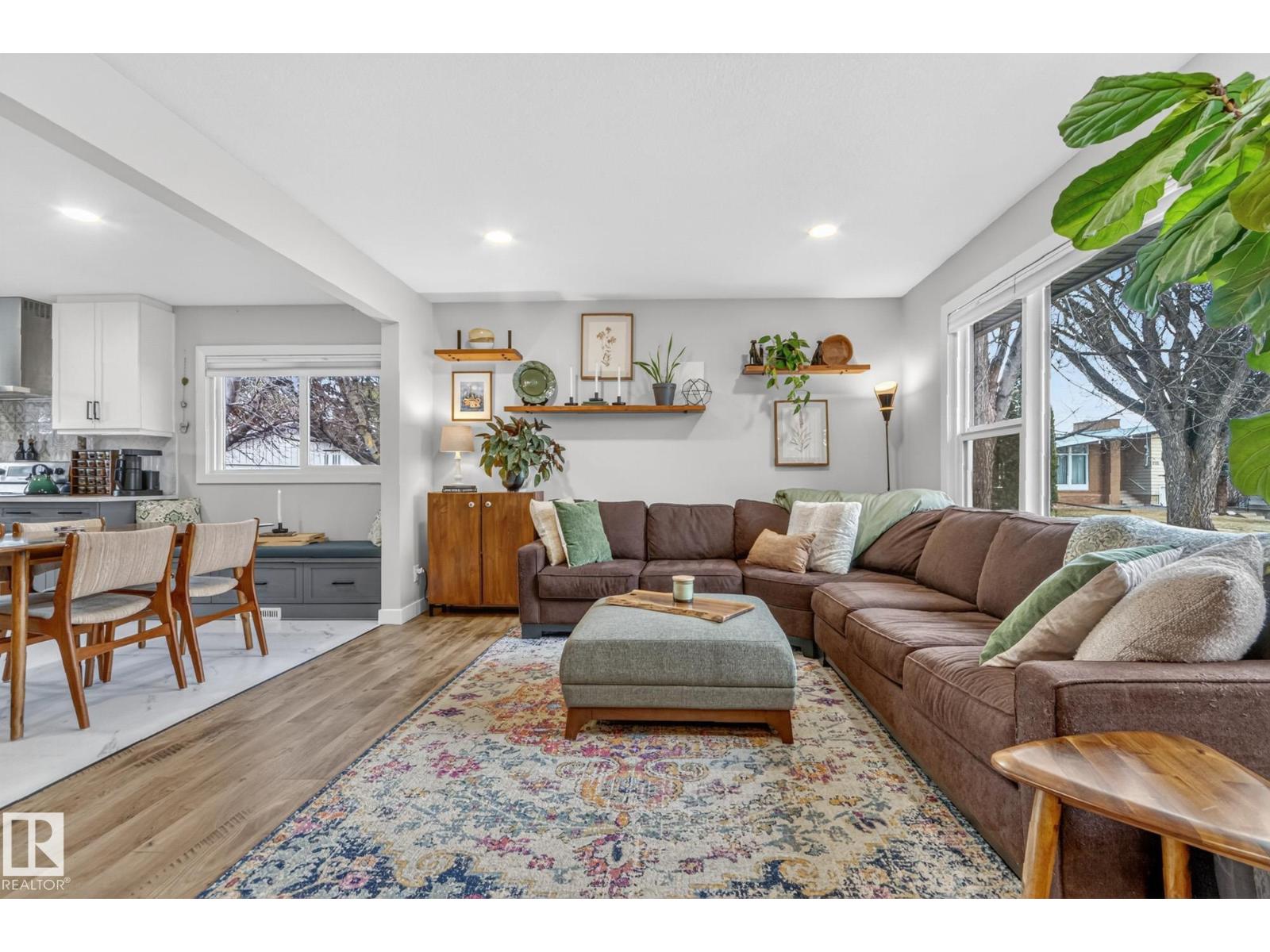 7408 92 AV NW, Edmonton