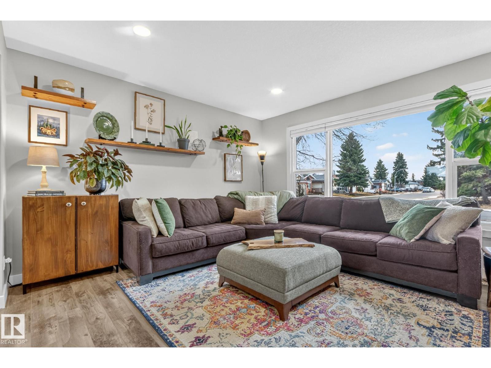 7408 92 AV NW, Edmonton