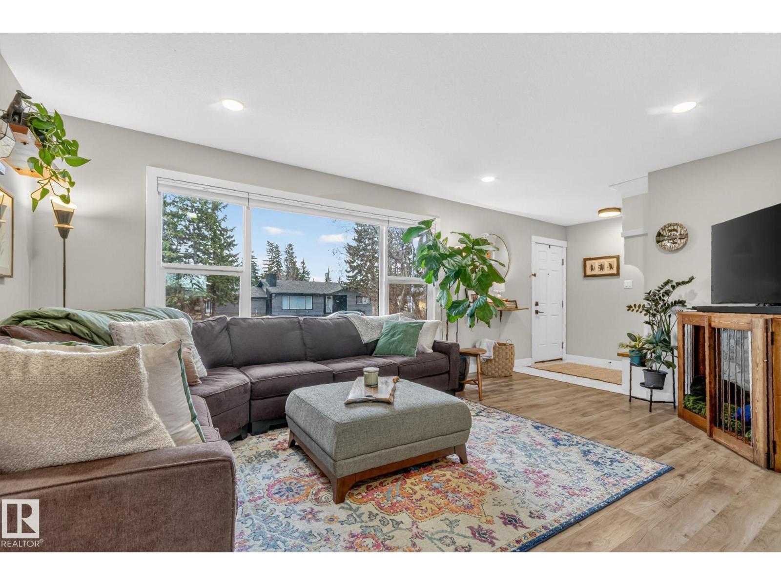 7408 92 AV NW, Edmonton