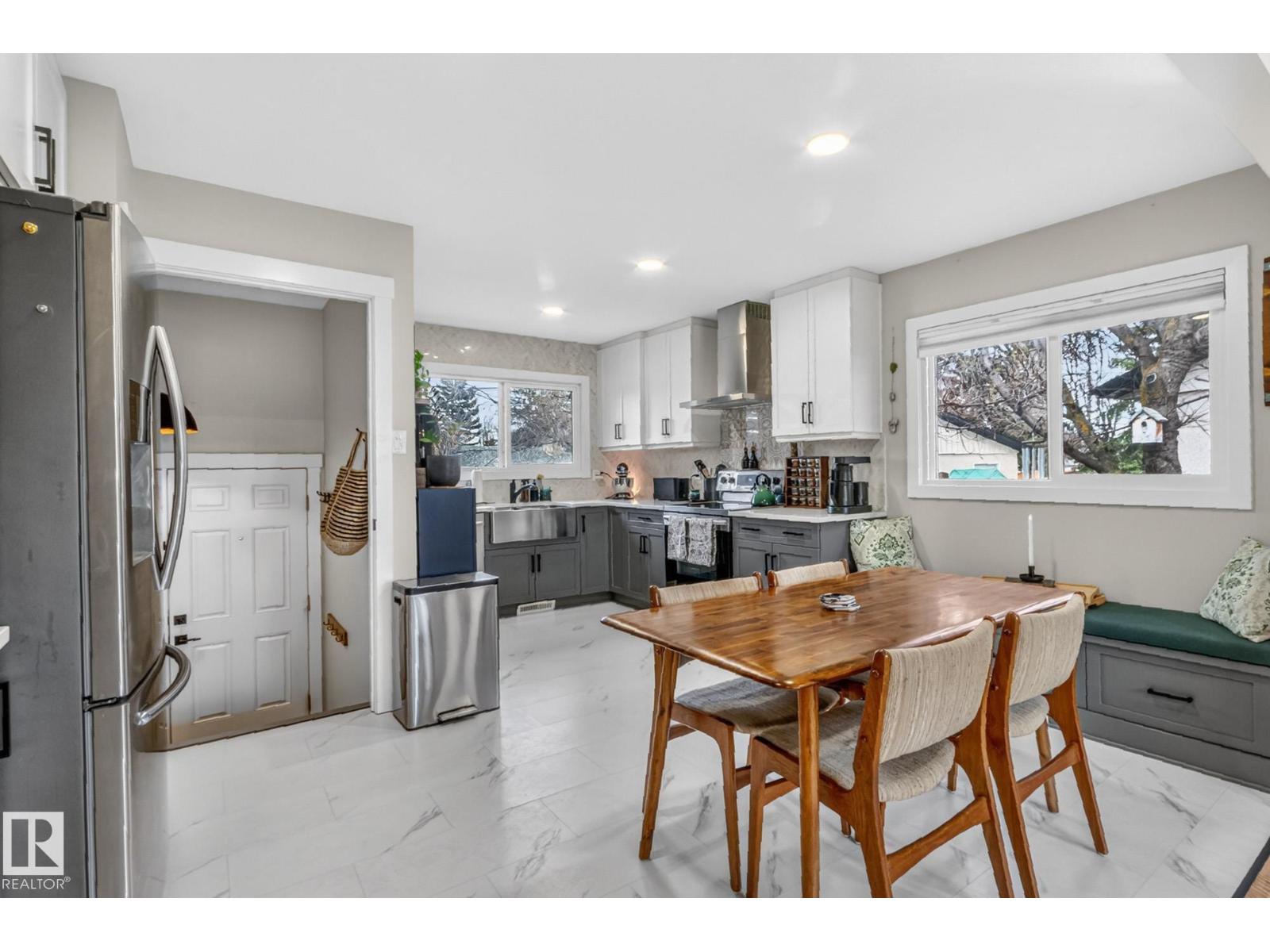 7408 92 AV NW, Edmonton