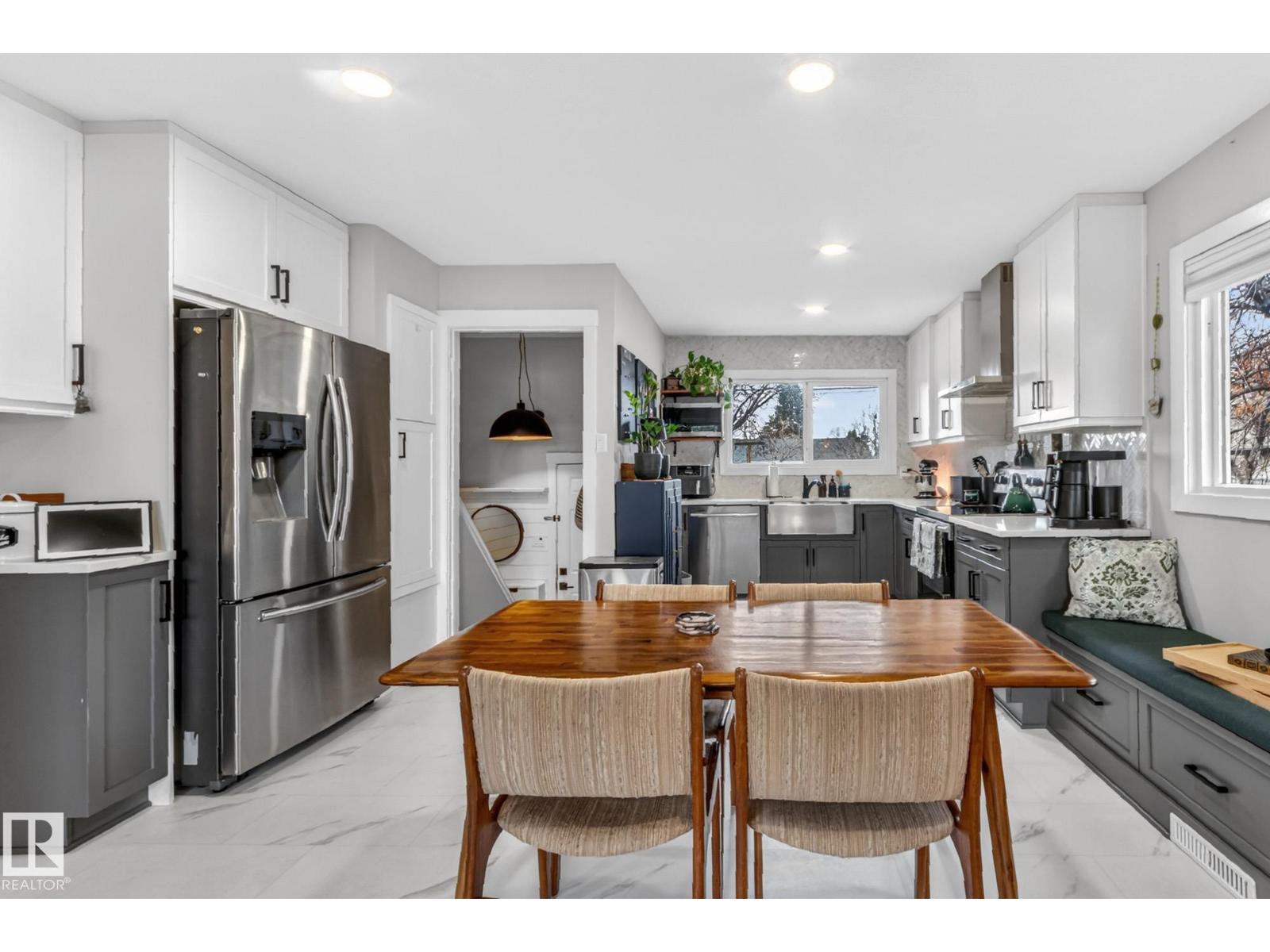 7408 92 AV NW, Edmonton