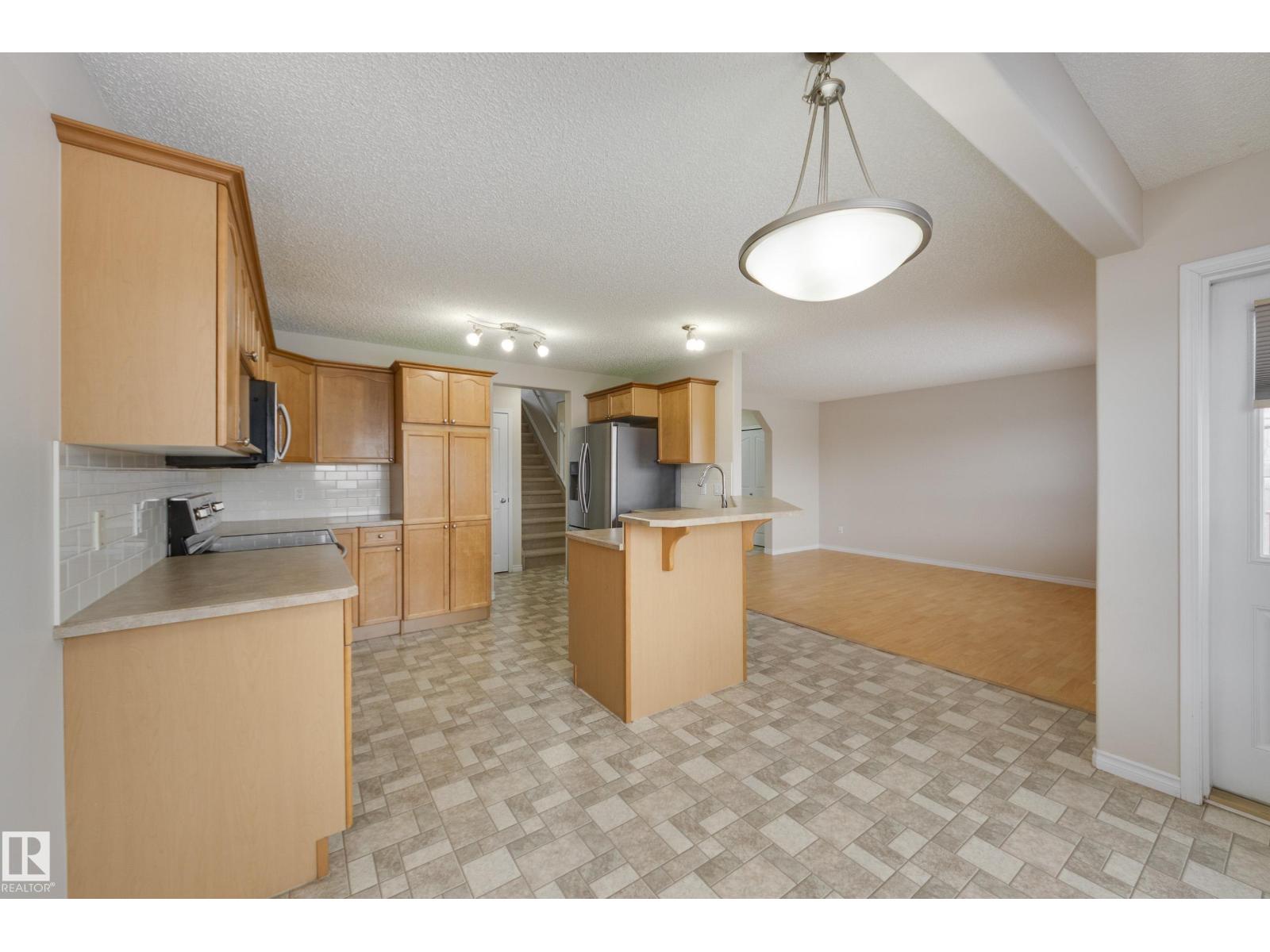 16522 56 ST NW - 10