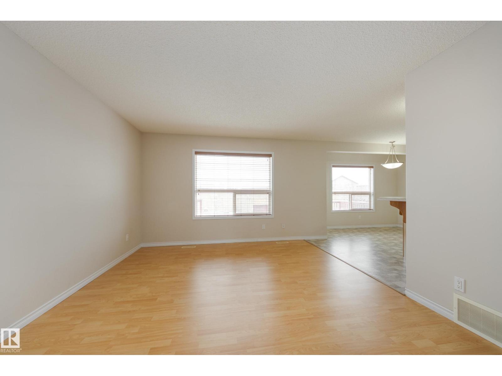 16522 56 ST NW - 4