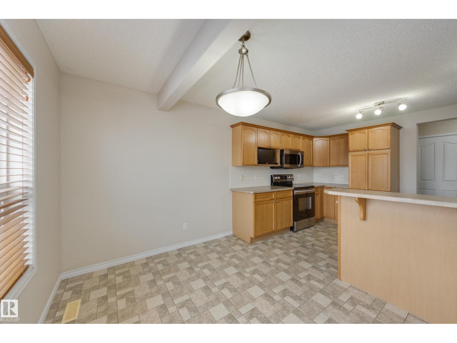 16522 56 ST NW - 9