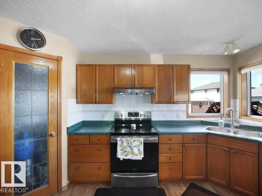 5320 156 AV NW - 25