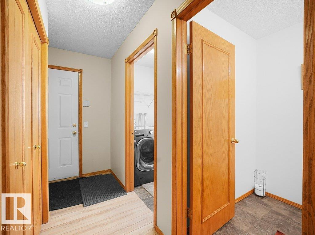 5320 156 AV NW, Edmonton