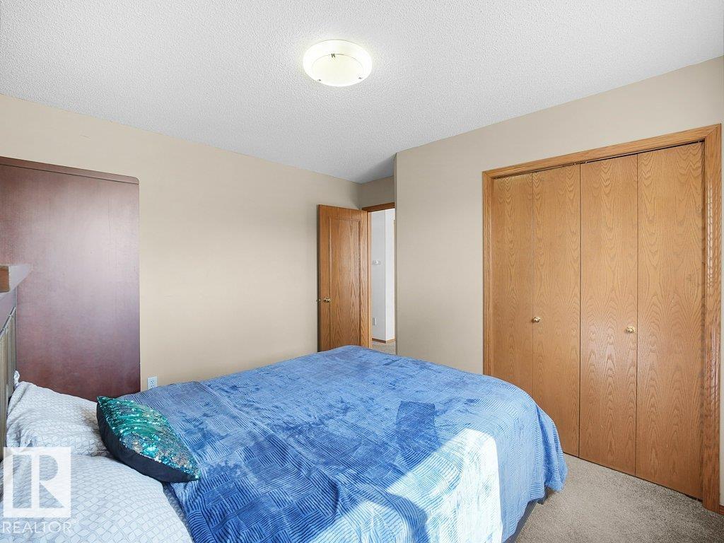 5320 156 AV NW, Edmonton