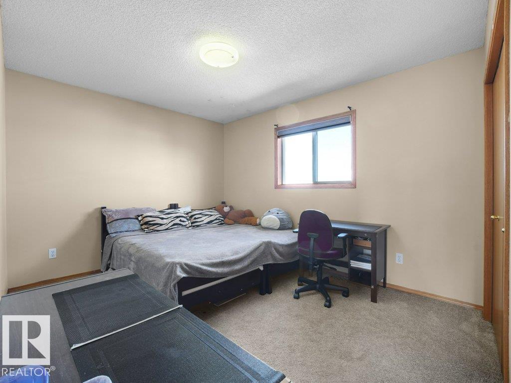 5320 156 AV NW, Edmonton