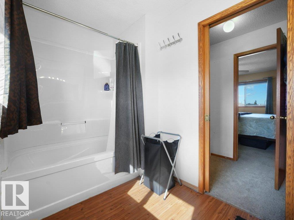 5320 156 AV NW, Edmonton