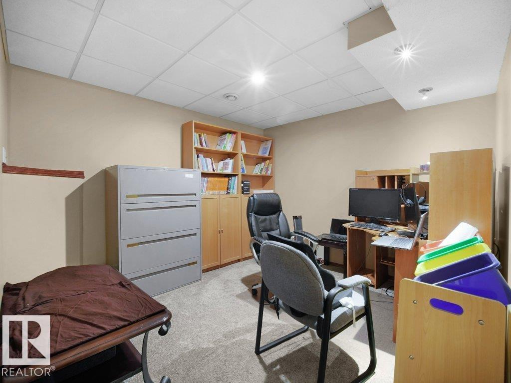 5320 156 AV NW, Edmonton