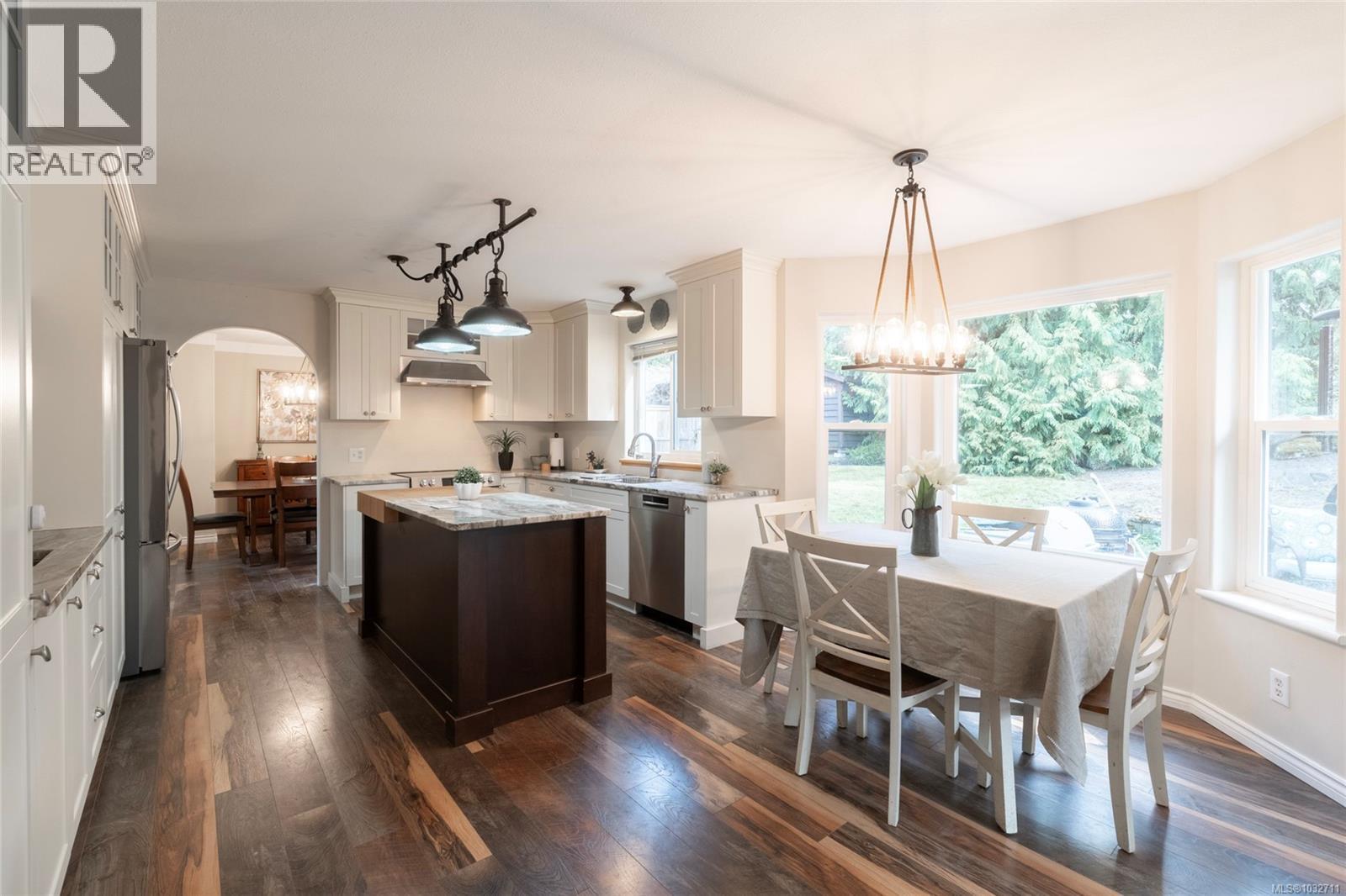 1108 VIEWTOP RD - Image 3