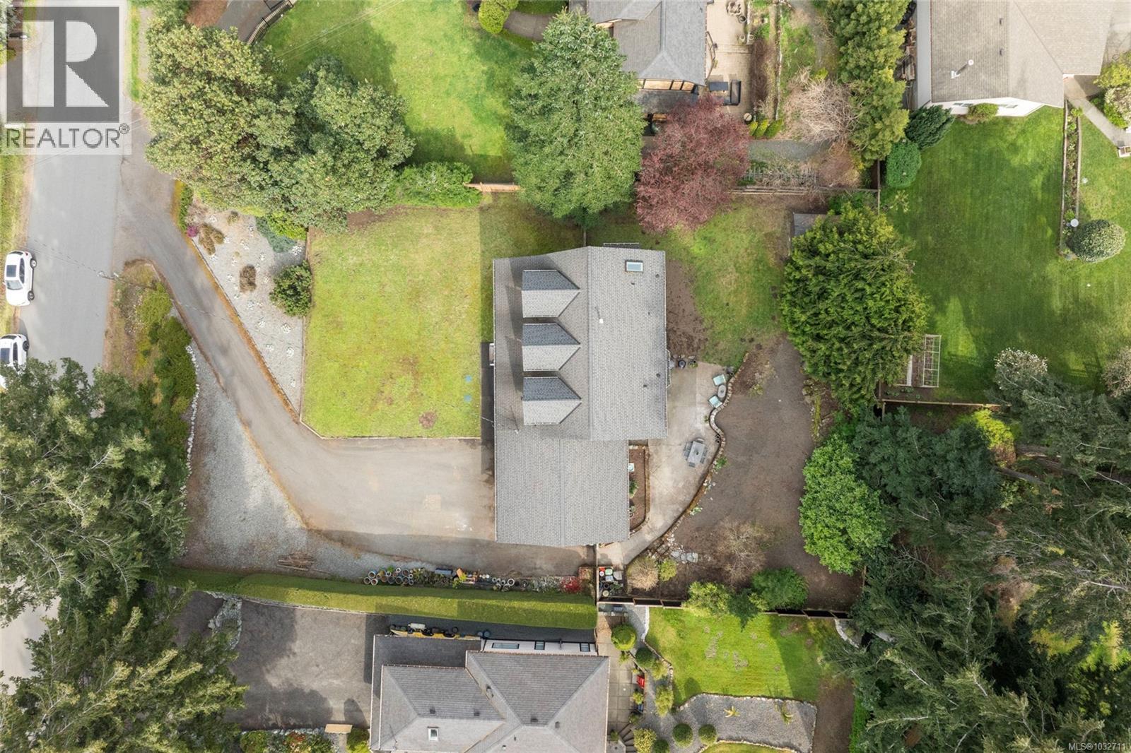 1108 VIEWTOP RD - 33