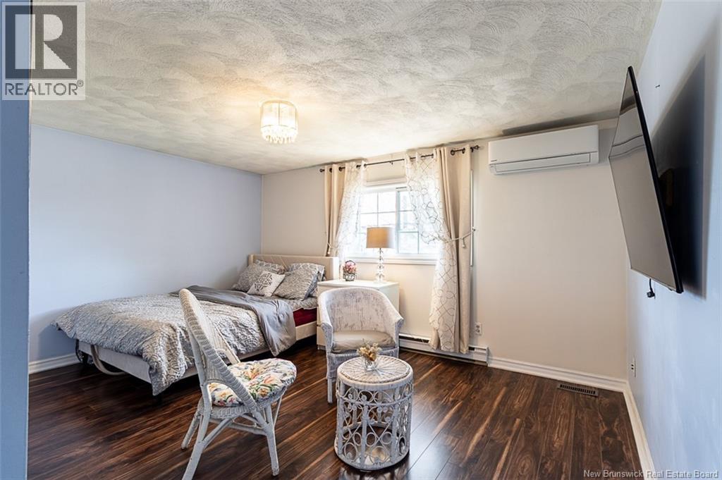 939 Coverdale Road - 21