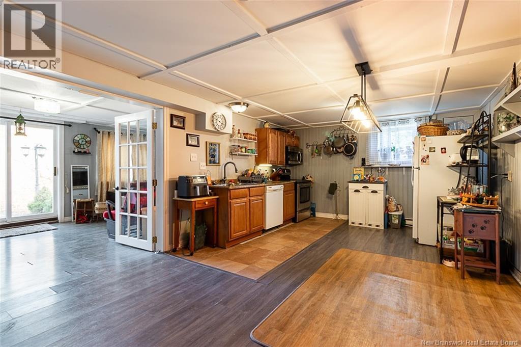 939 Coverdale Road - 32