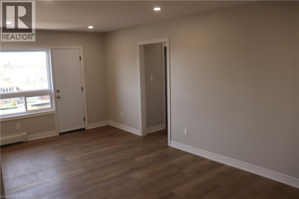 366 DARLING Street Unit# 2, Brantford, Ontario, N3S3Y5 — Photo 6