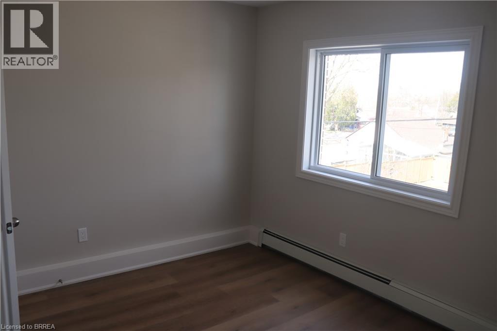 366 DARLING Street Unit# 2, Brantford, Ontario, N3S3Y5 — Photo 7