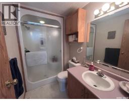 301 Willow Park Green, Estevan, SK S4A2R9 Photo 26