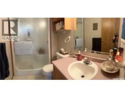 301 Willow Park Green, Estevan, SK S4A2R9 Photo 27