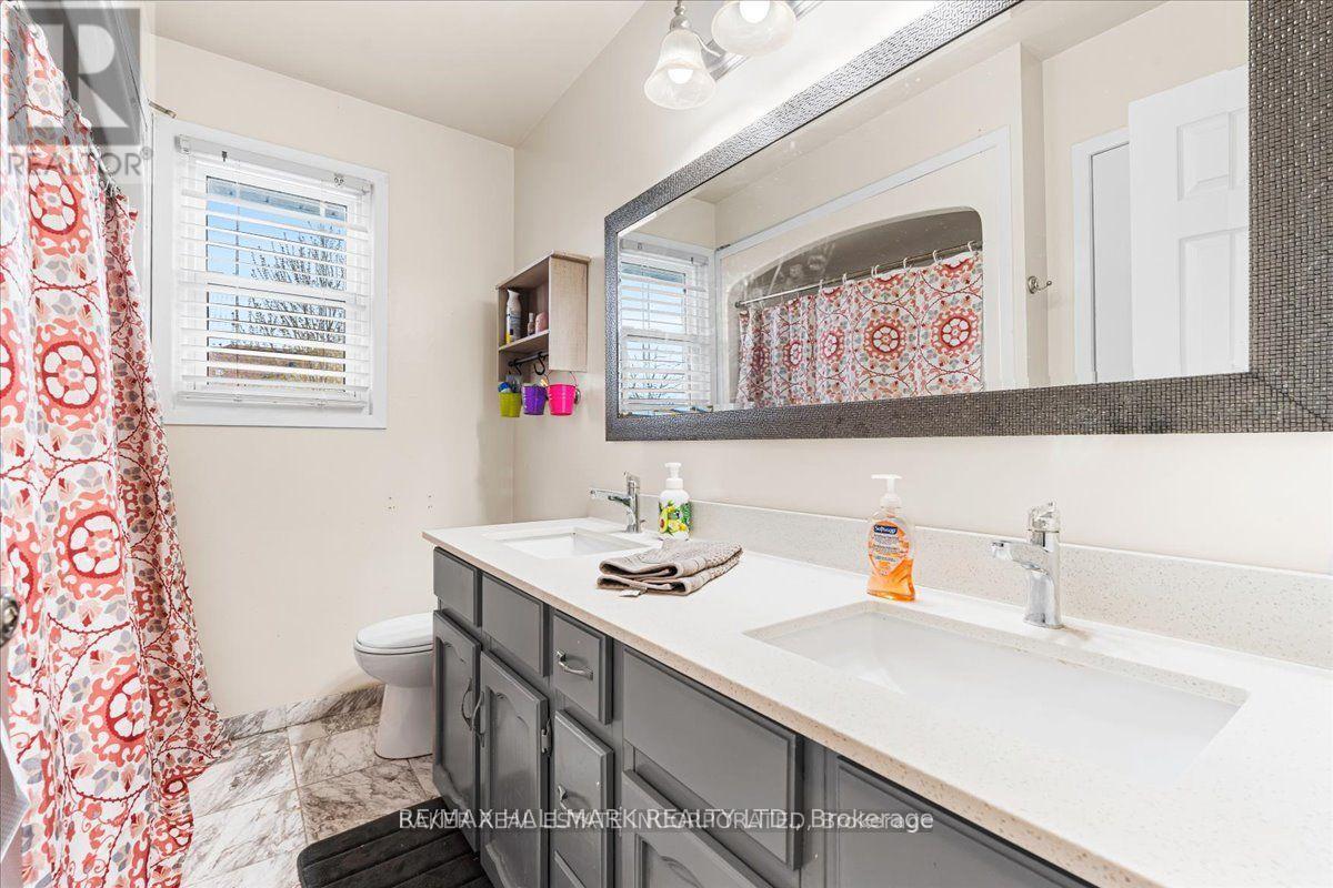 8 LAKEVIEW HEIGHTS — photo 16