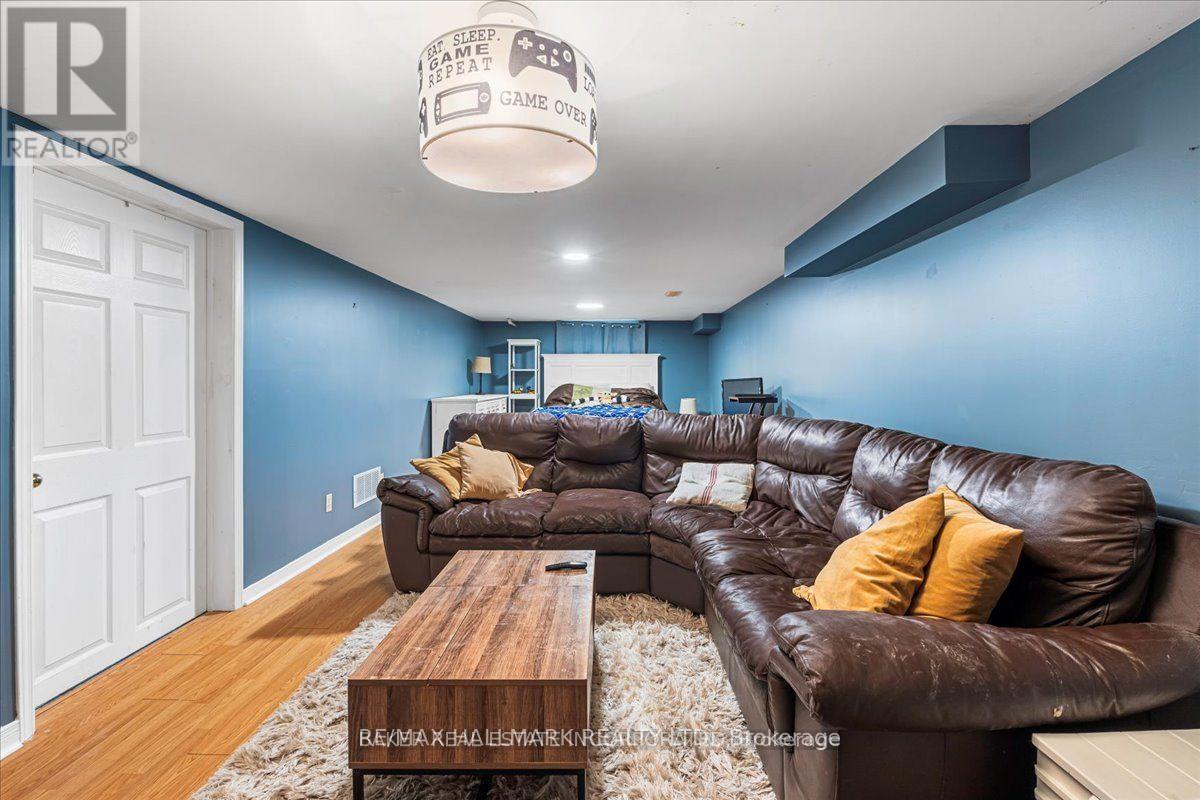 8 LAKEVIEW HEIGHTS — photo 22