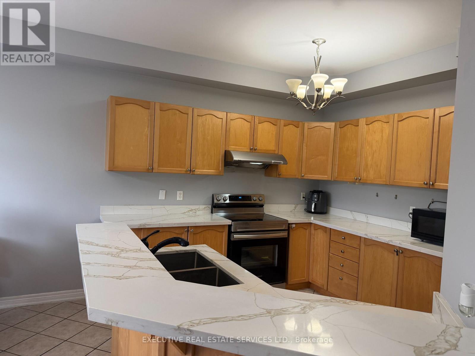 39 HURST STREET - 20