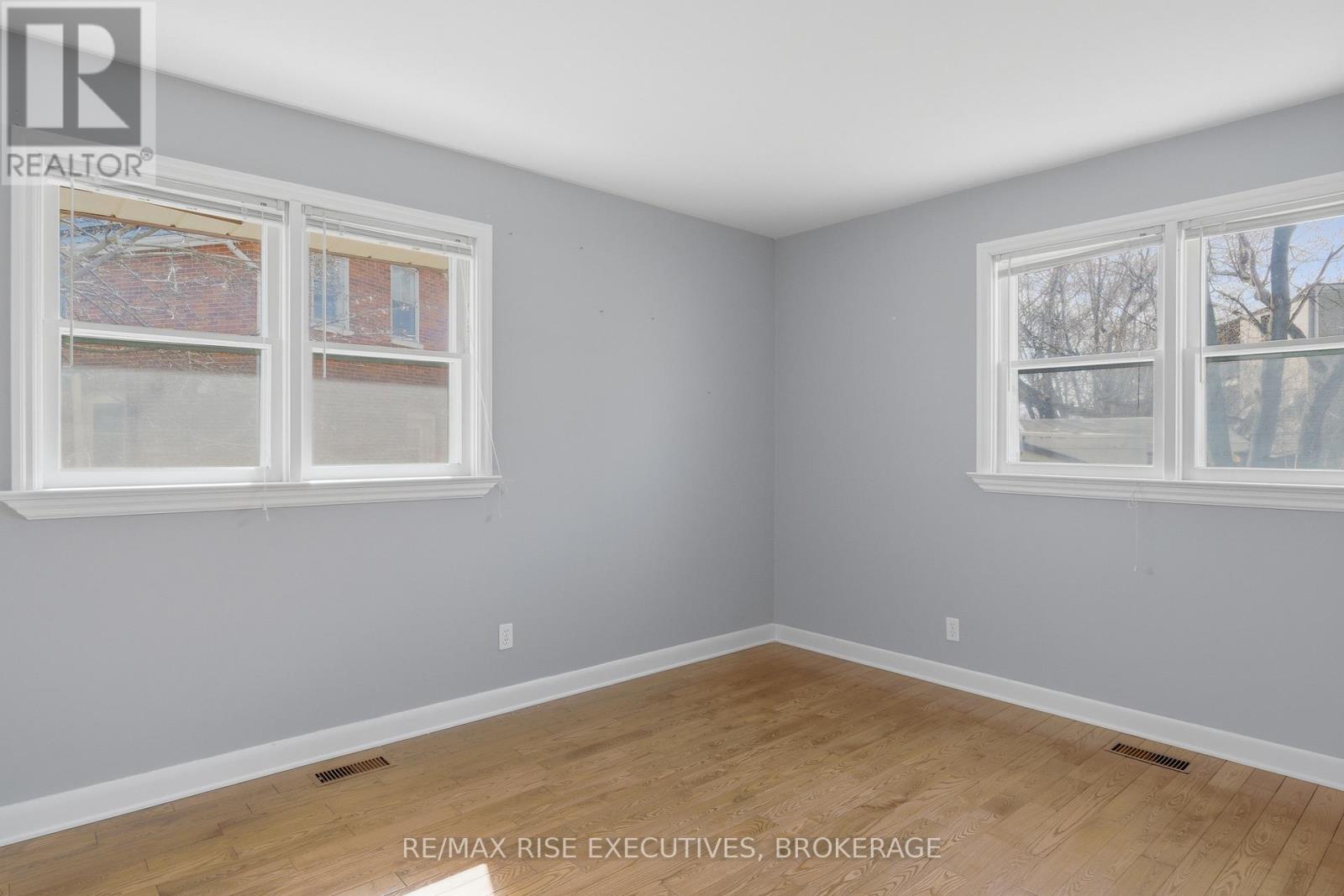 7 BENJAMIN STREET - 17