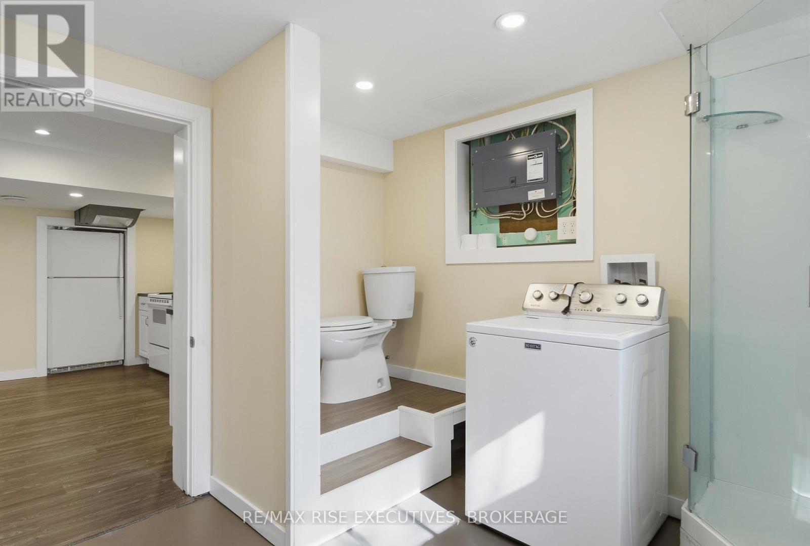 7 BENJAMIN STREET - 36