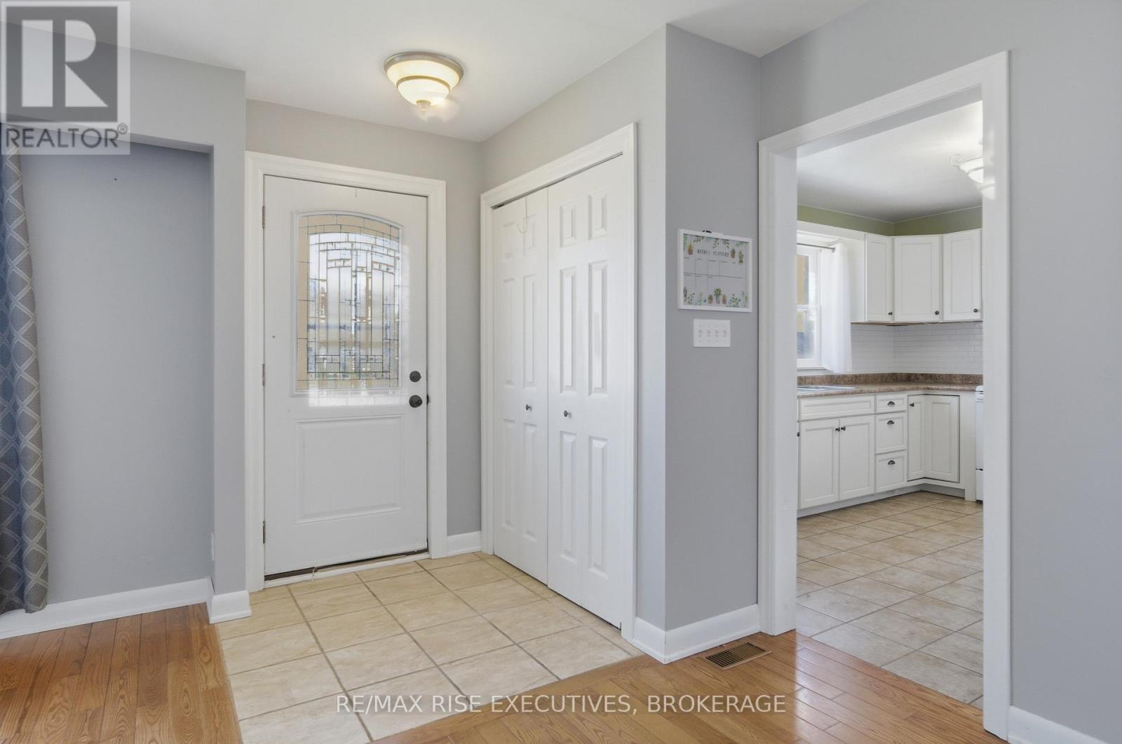 7 BENJAMIN STREET - 6
