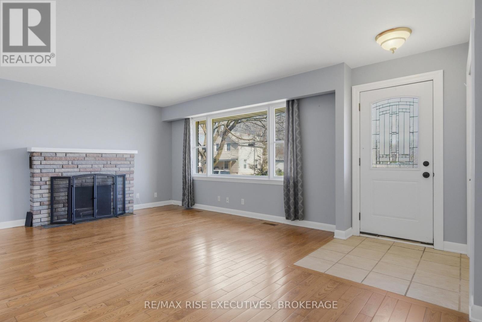 7 BENJAMIN STREET - 7