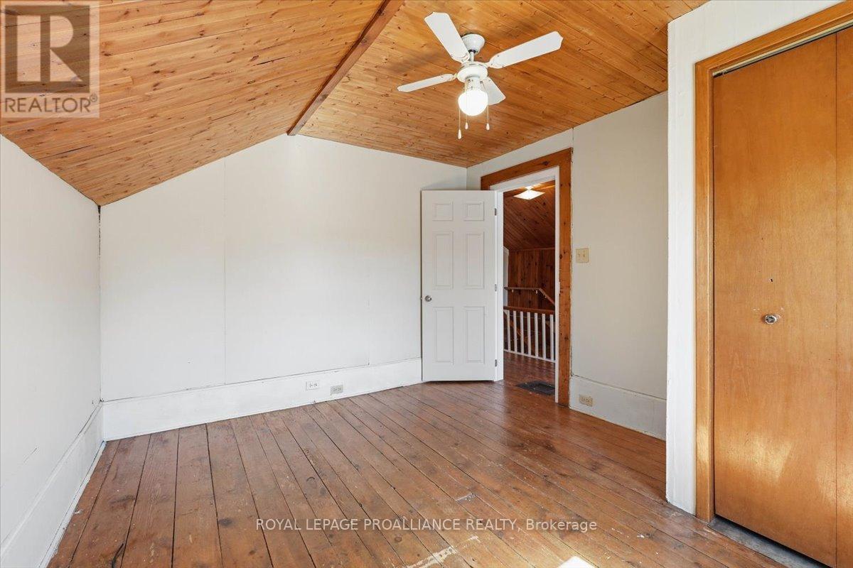 211 COLBORNE STREET - 29